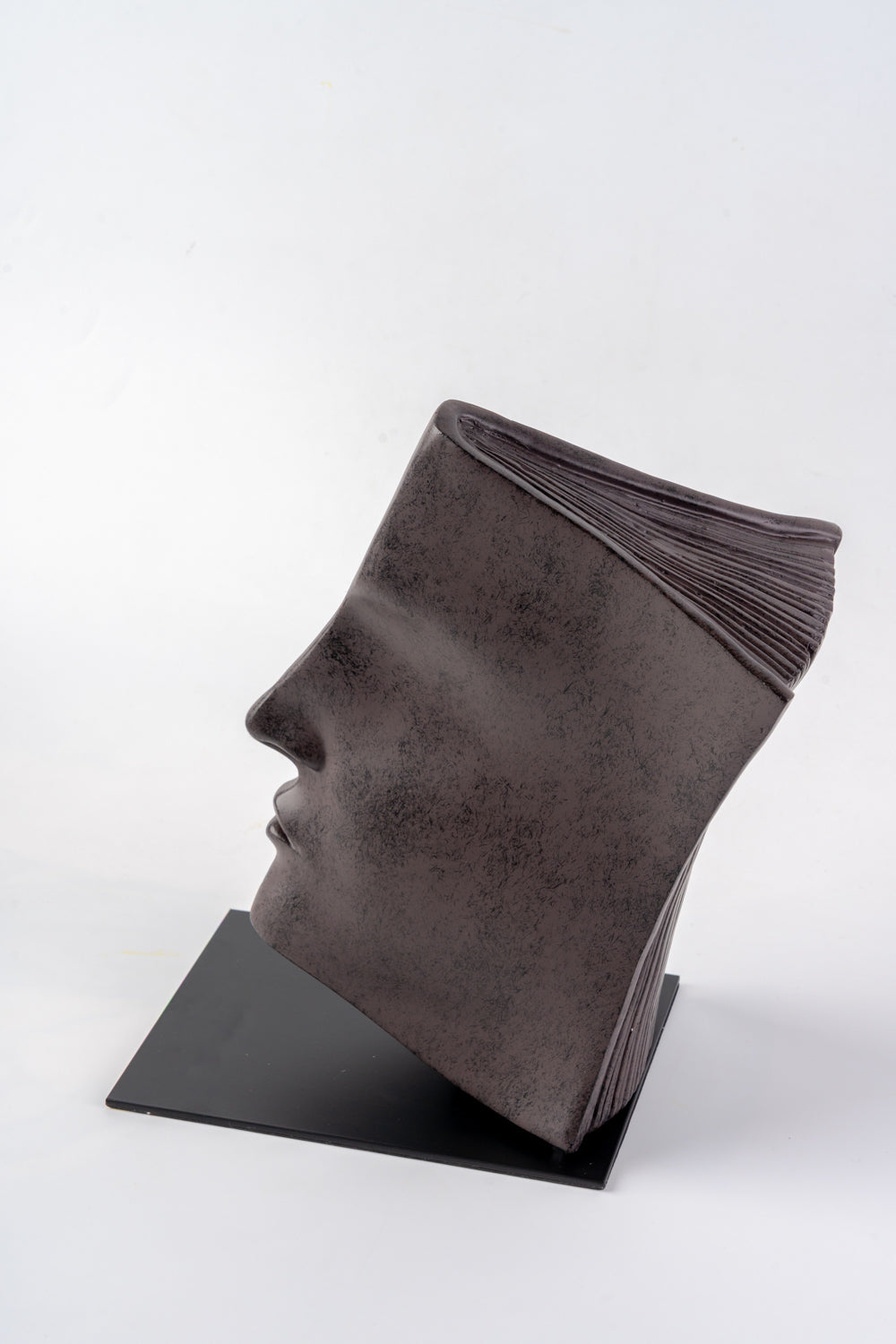 Noir Whisper Faces Small