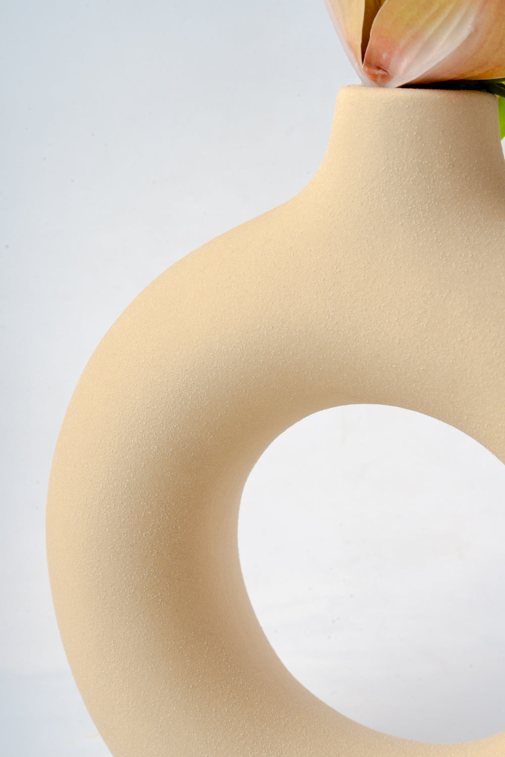 Sahara Halo Sculpted Vase