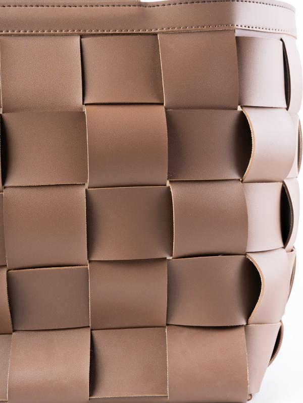 Chestnut Woven Tote Brown