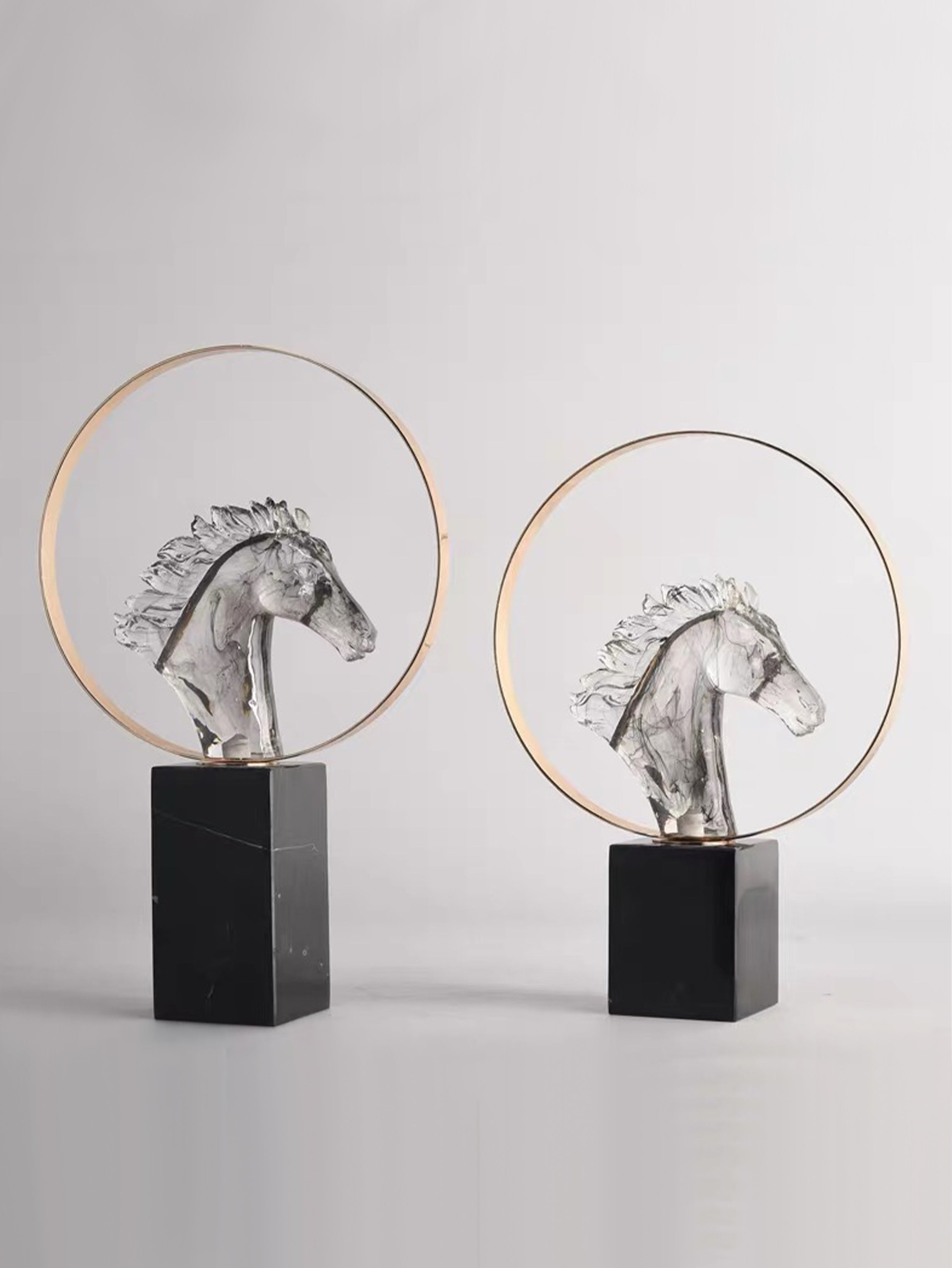 Prize Horses Set Of 2 Crystal Metal Merge HORSES SET OF 2 CRYSTAL METAL MERGE DECOR OBJECT