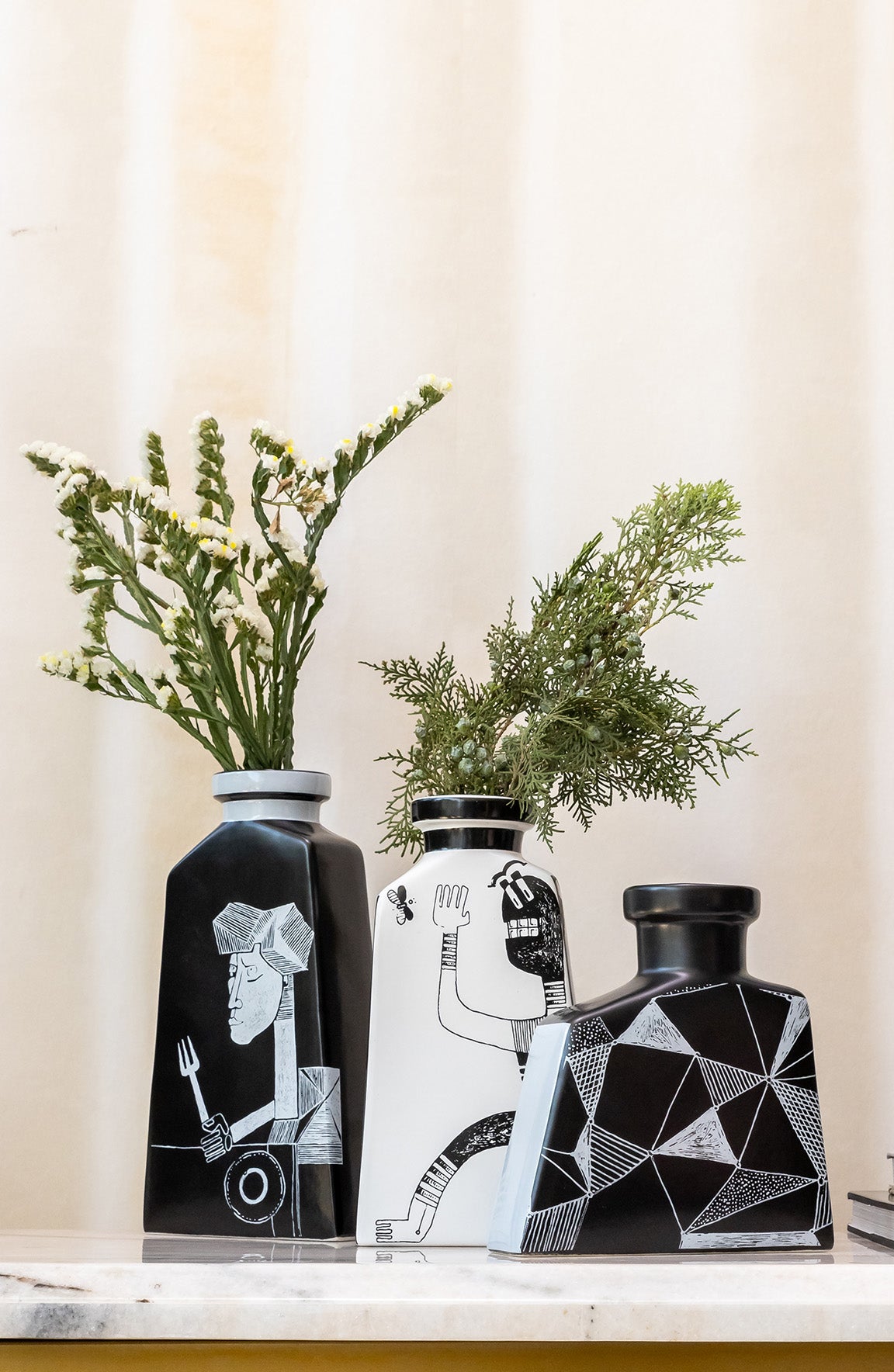 Arta White Black Cermaic Vase