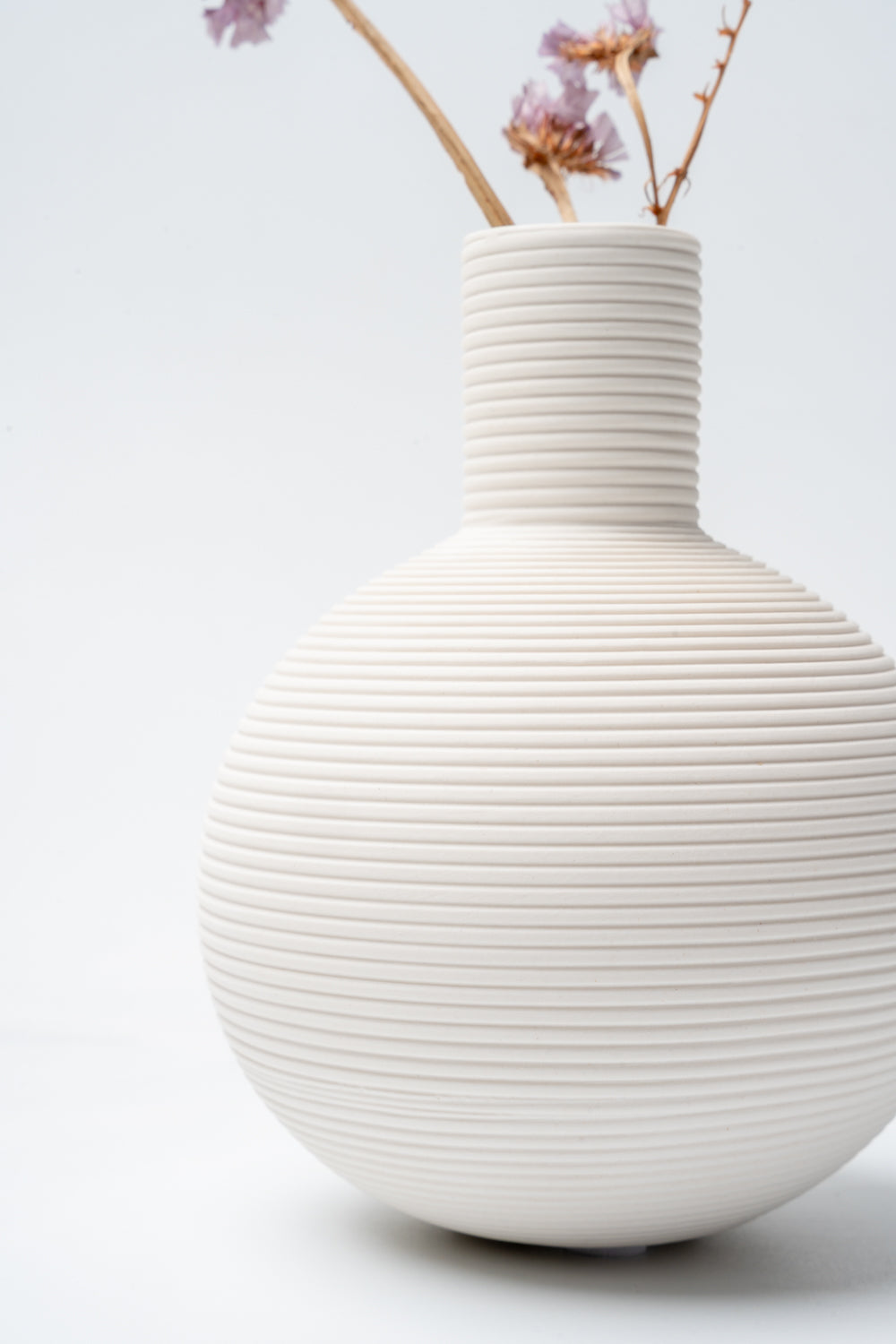 Ecrua Ribbed Vase