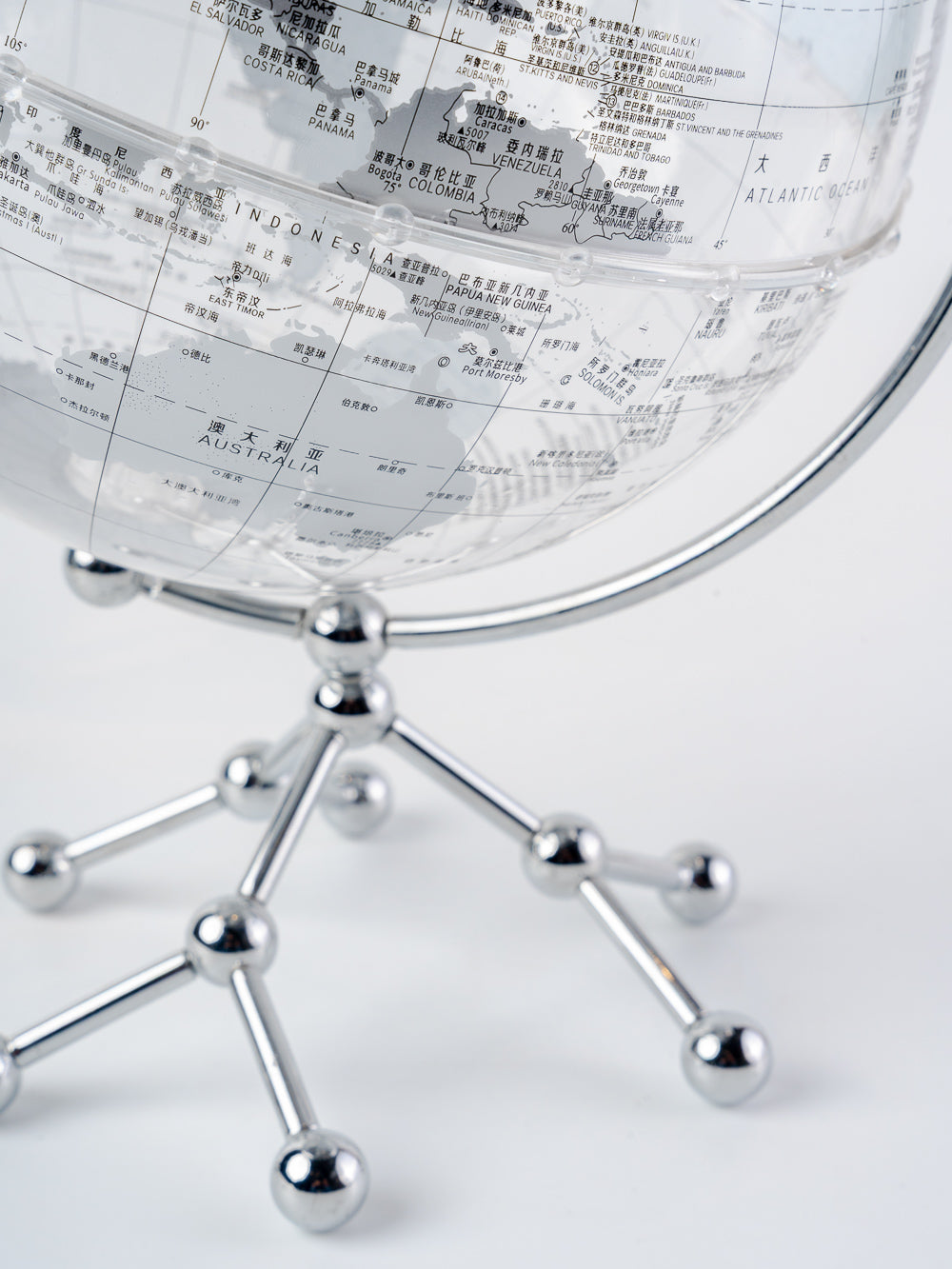 GO GLOBE ACRYLIC AND ALLOY GLOBE DÉCOR OBJECT