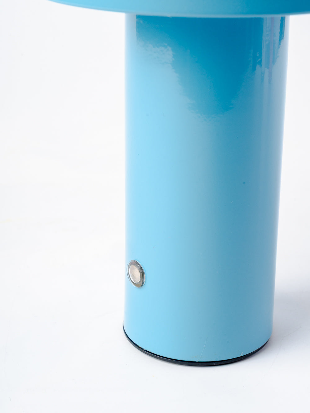 THE DEEP GLOW GARK BLUE