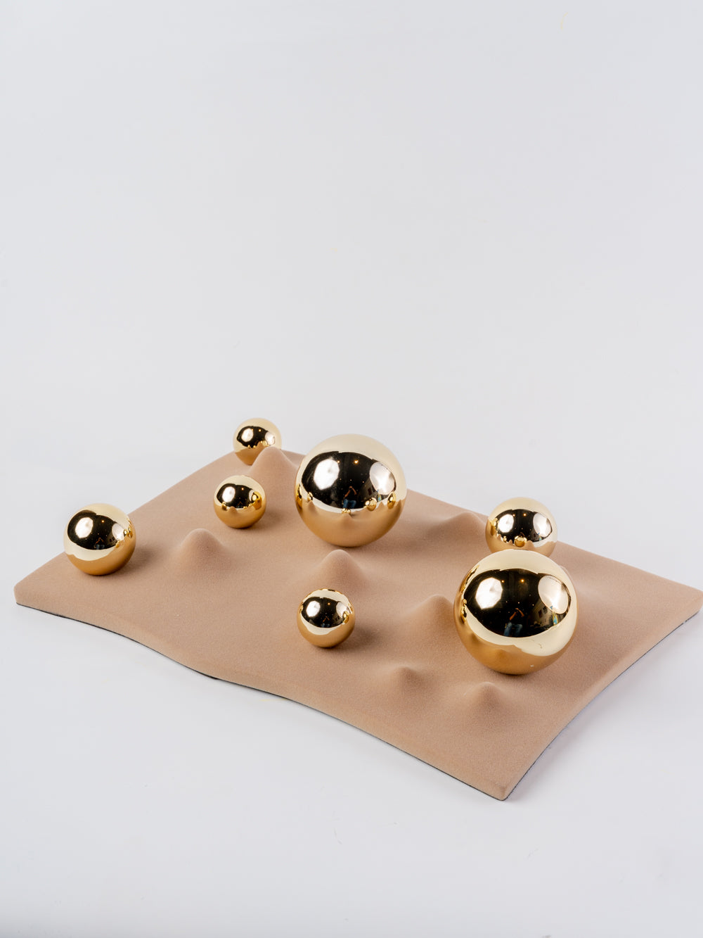 DUNE TERRAIN WITH GOLD ACCENT SPHERES BIG