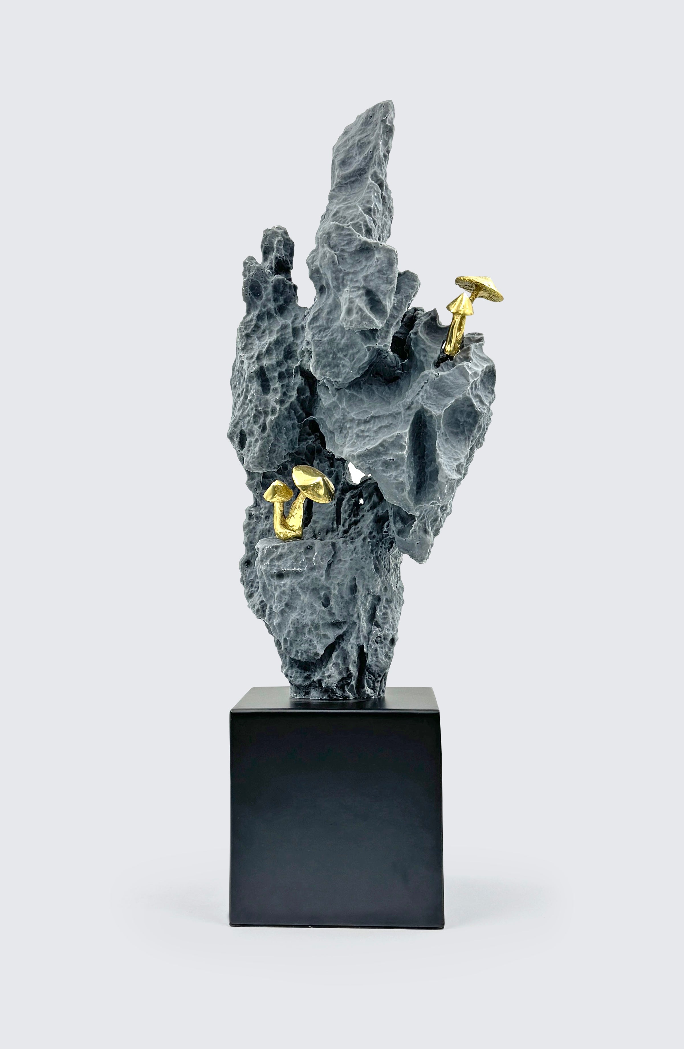Shroom Rock Resin+Ceramic+Zinc Alloy Crystal Metal Merge Decor Object