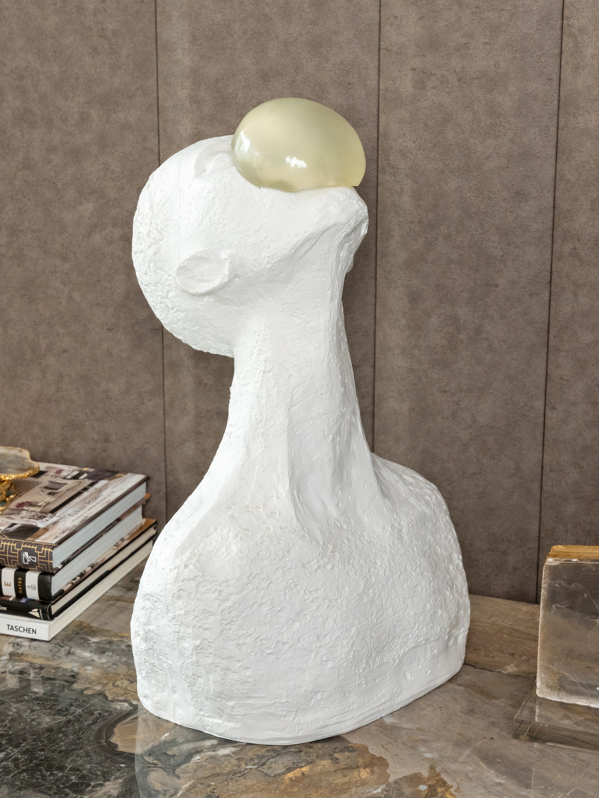 Gulp ball Sculpt White Classic Bust Sculpts Decor Object
